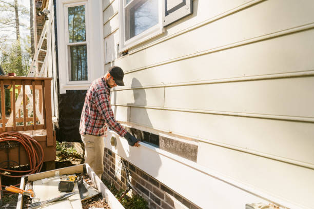 Trusted Storm Damage Siding Repair service in New Berlin, IL - Creative Siding